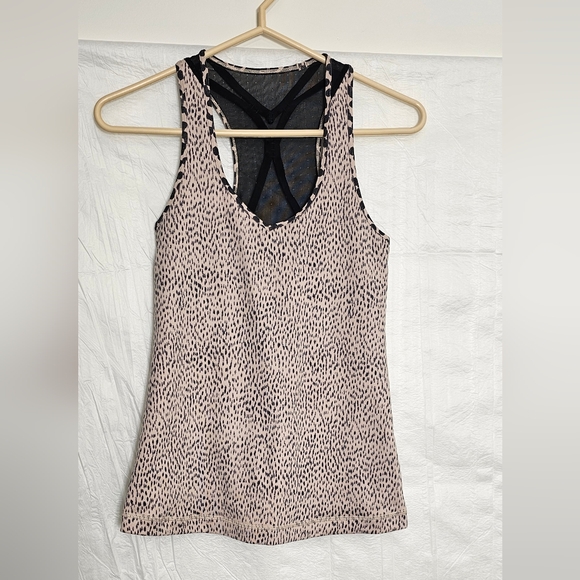 Like new LULULEMON DANCE TO YOGA TANK US 4 - Picture 17 of 17